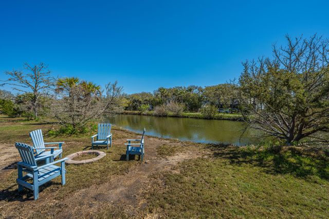 4 Sharks Tooth Circle, Edisto Island, SC 29438