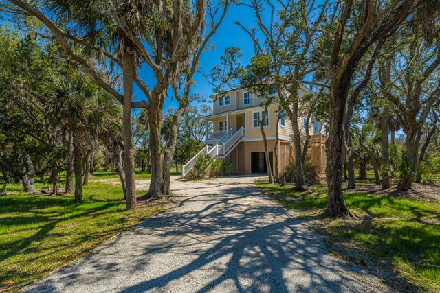 4 Sharks Tooth Circle, Edisto Island, SC 29438