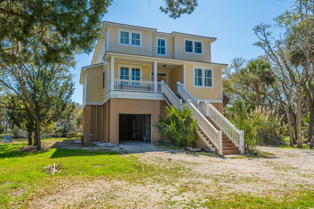 4 Sharks Tooth Circle, Edisto Island, SC 29438