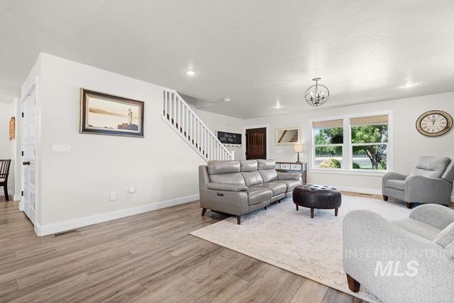 23800 Breyer Rd, Caldwell, ID 83607