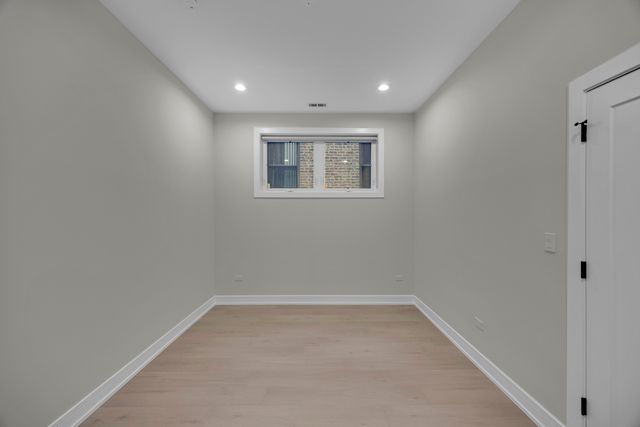 4629 S Michigan Avenue 3, Chicago, IL 60653