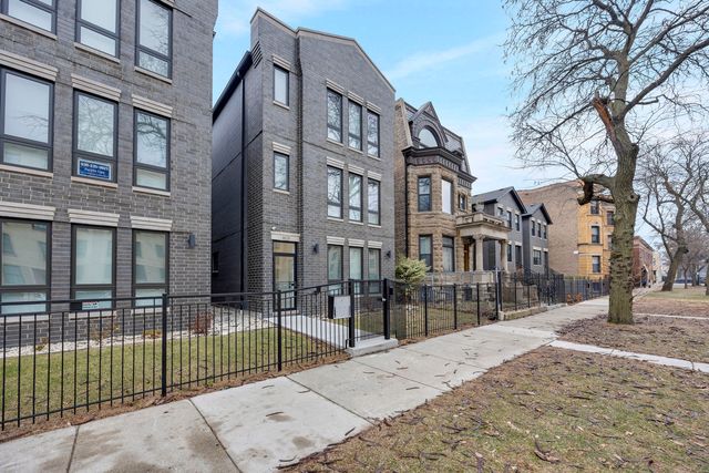 4629 S Michigan Avenue 3, Chicago, IL 60653