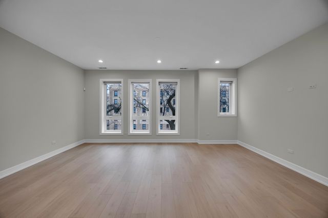 4629 S Michigan Avenue 3, Chicago, IL 60653