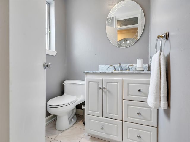 2121 Fountain View Drive H1, Houston, TX 77057