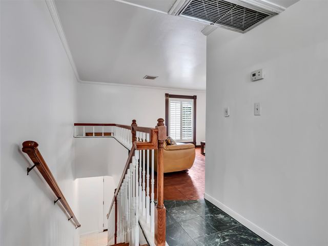 2121 Fountain View Drive H1, Houston, TX 77057