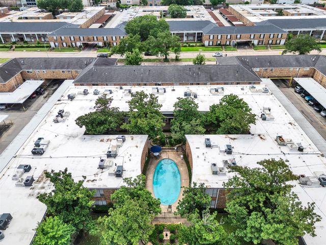 2121 Fountain View Drive H1, Houston, TX 77057