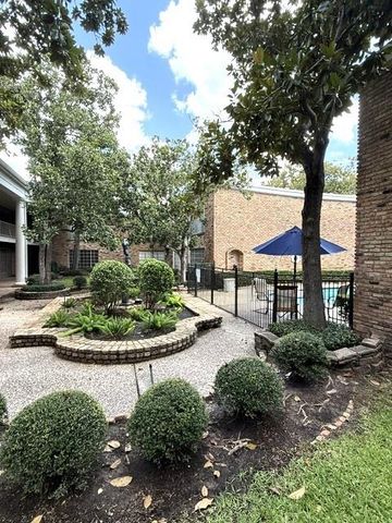 2121 Fountain View Drive H1, Houston, TX 77057