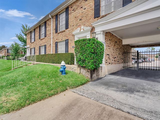 2121 Fountain View Drive H1, Houston, TX 77057