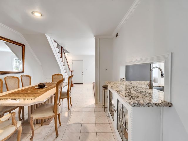2121 Fountain View Drive H1, Houston, TX 77057