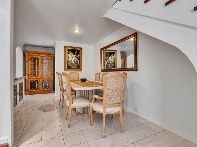 2121 Fountain View Drive H1, Houston, TX 77057