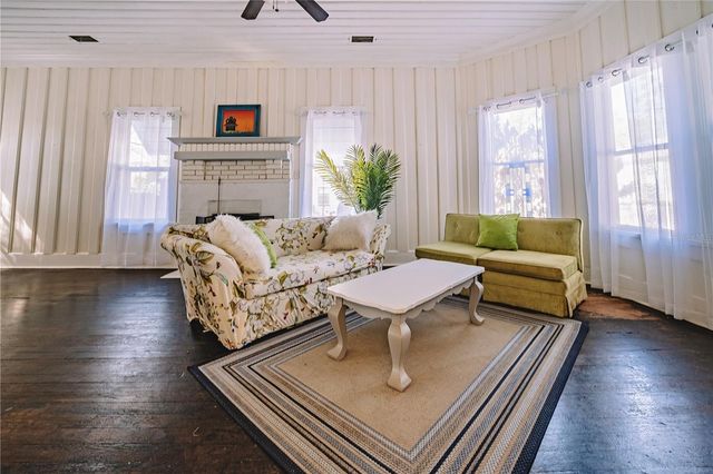 510 E KEY AVENUE, Eustis, FL 32726