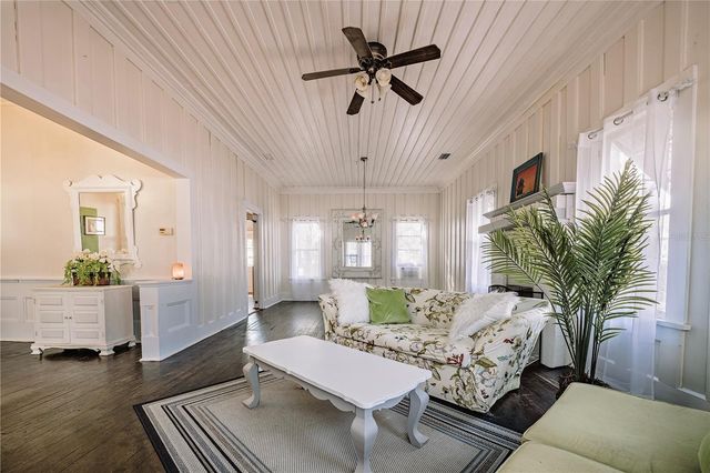 510 E KEY AVENUE, Eustis, FL 32726