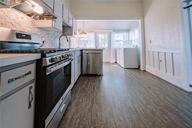 510 E KEY AVENUE, Eustis, FL 32726