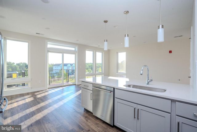 112 VILLAGE DR, Skillman, NJ 08558