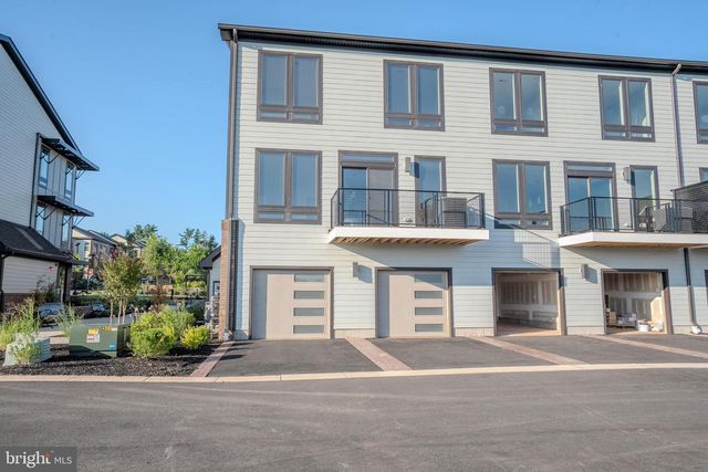 112 VILLAGE DR, Skillman, NJ 08558