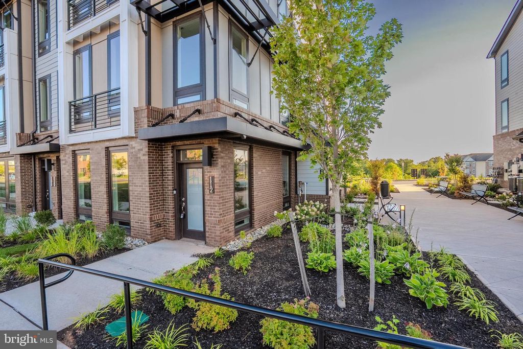 112 VILLAGE DR, Skillman, NJ 08558