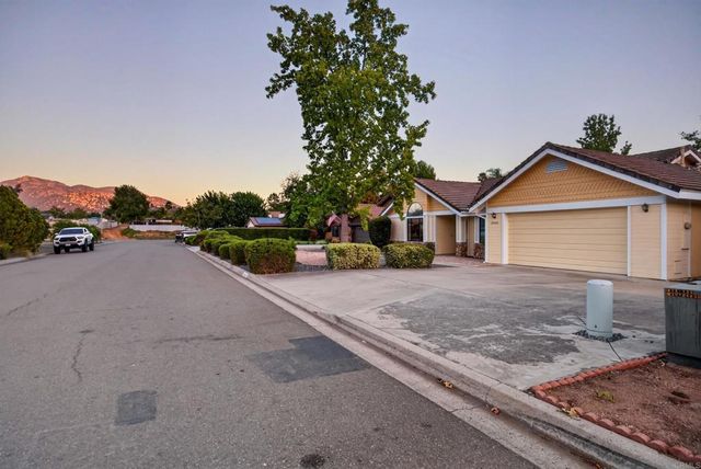 23543 Oriente Way, Ramona, CA 92065