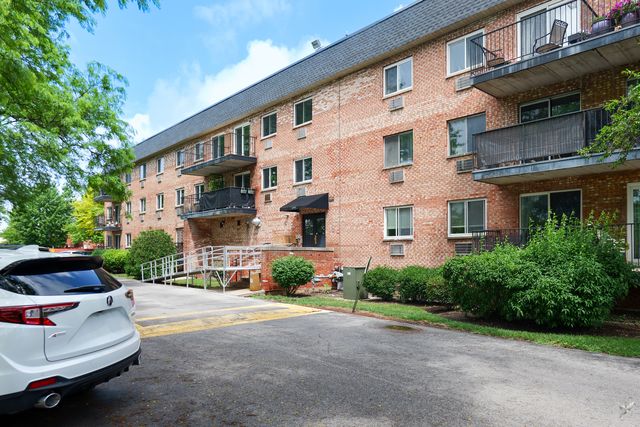 1001 N Mill Street 308, Naperville, IL 60563