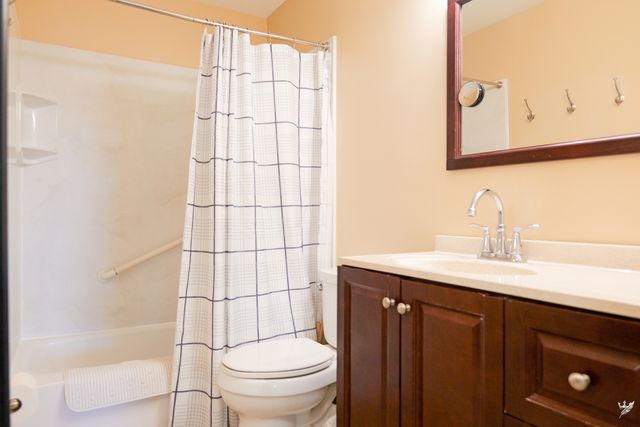 1001 N Mill Street 308, Naperville, IL 60563