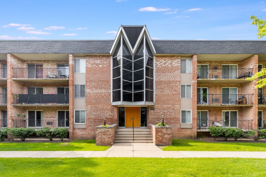 1001 N Mill Street 308, Naperville, IL 60563
