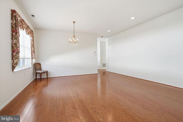 6 SAGEBRUSH LN, Langhorne, PA 19047