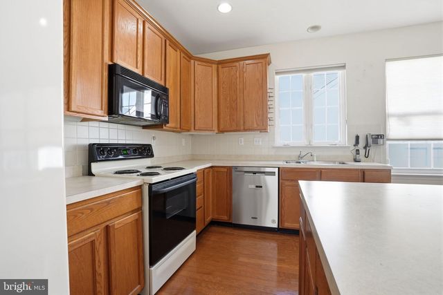 6 SAGEBRUSH LN, Langhorne, PA 19047