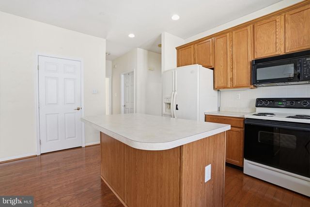 6 SAGEBRUSH LN, Langhorne, PA 19047