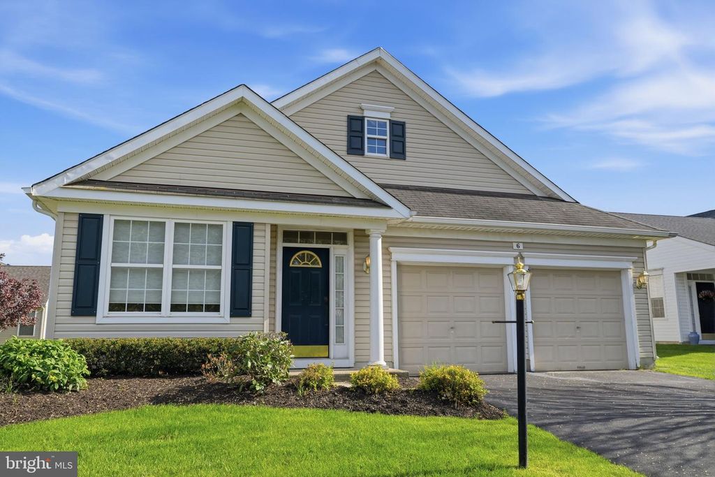 6 SAGEBRUSH LN, Langhorne, PA 19047