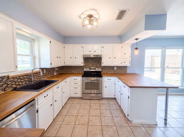 1115 N Waterview Drive, Richardson, TX 75080