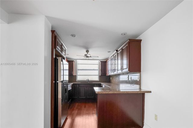 2841 NE 163rd St 1002, North Miami Beach, FL 33160