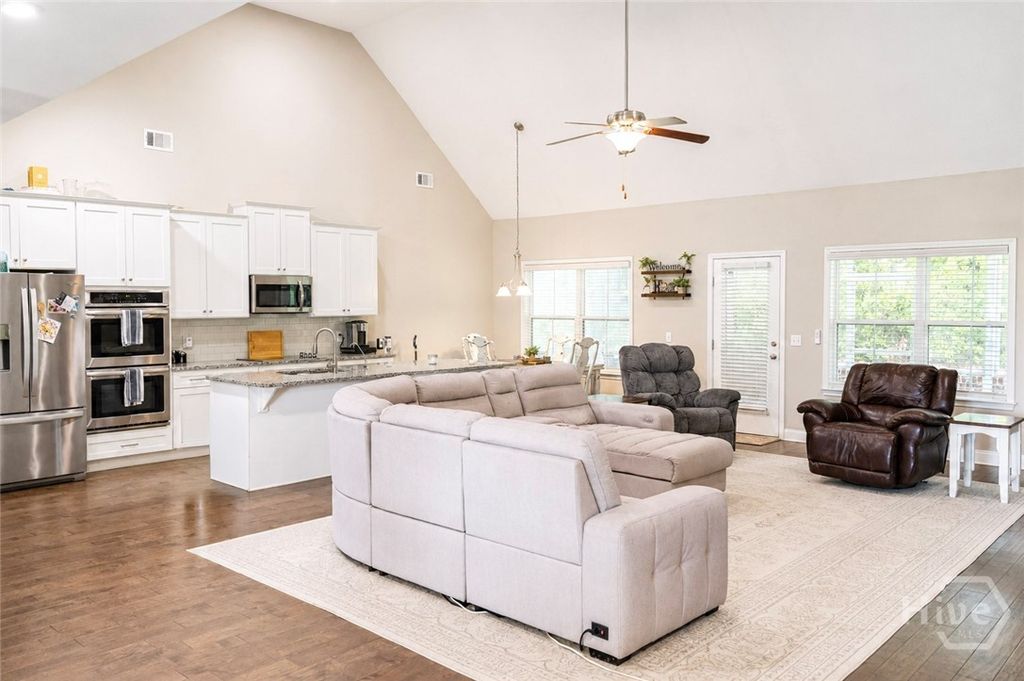 Image 8 of property listing at 144 Sapphire Circle, Guyton, GA 31312