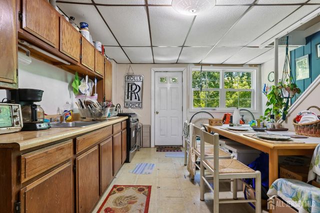 194 Washington Street, Rocky Hill, NJ 08553
