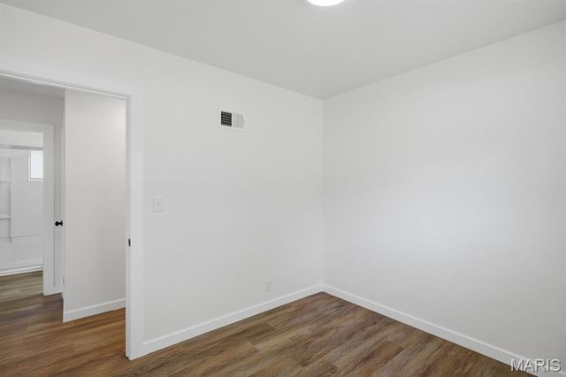 46 Green Acres Road, St Louis, MO 63137
