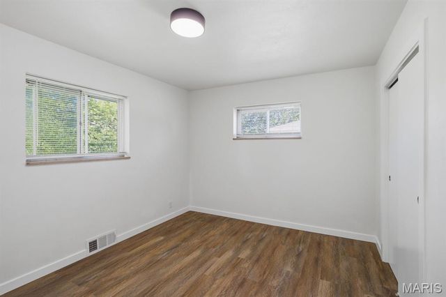 46 Green Acres Road, St Louis, MO 63137