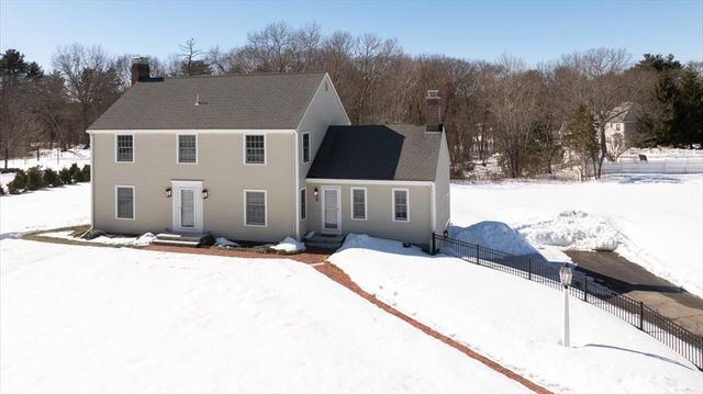 11 Berkley Cir, Hingham, MA 02043