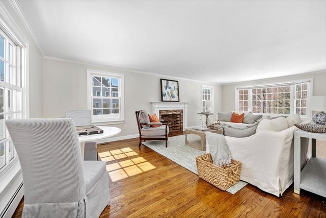 11 Berkley Cir, Hingham, MA 02043