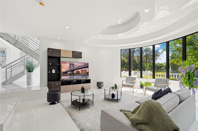 14401 Sunset Ln, Southwest Ranches, FL 33330