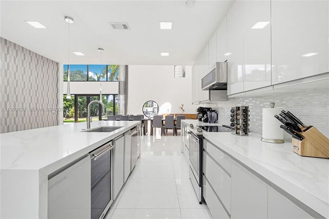 14401 Sunset Ln, Southwest Ranches, FL 33330