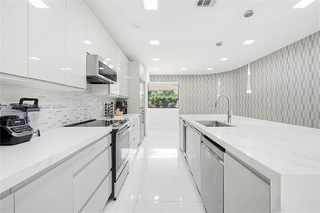 14401 Sunset Ln, Southwest Ranches, FL 33330