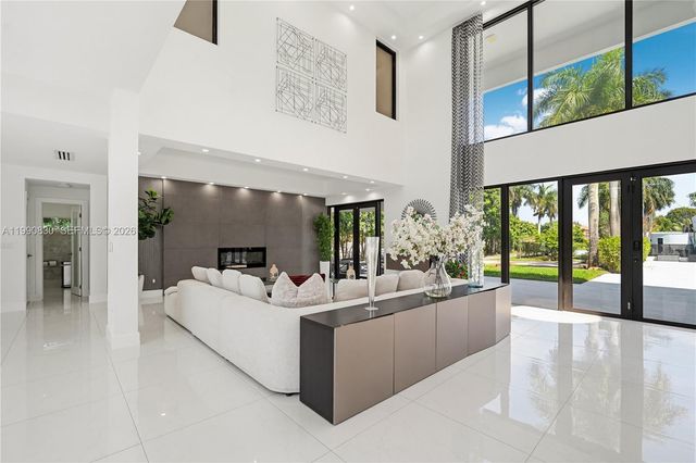 14401 Sunset Ln, Southwest Ranches, FL 33330