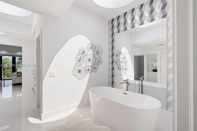 14401 Sunset Ln, Southwest Ranches, FL 33330