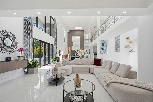 14401 Sunset Ln, Southwest Ranches, FL 33330