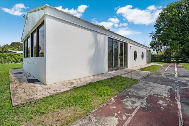 14401 Sunset Ln, Southwest Ranches, FL 33330