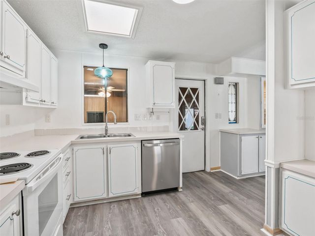 1514 HILLCREST DRIVE, Lady Lake, FL 32159