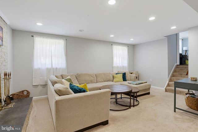 7 SHOREHAM CT, Nottingham, MD 21236