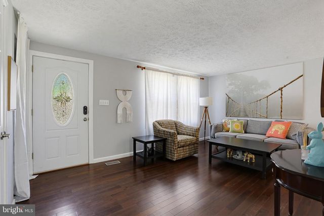 7 SHOREHAM CT, Nottingham, MD 21236