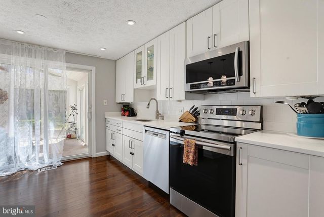 7 SHOREHAM CT, Nottingham, MD 21236