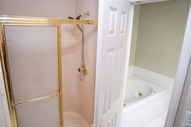 4433 foxmoor Drive, Newburgh, IN 47360