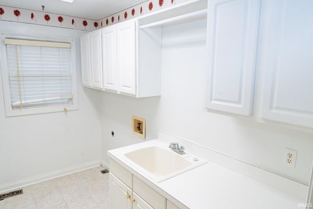 4433 foxmoor Drive, Newburgh, IN 47360