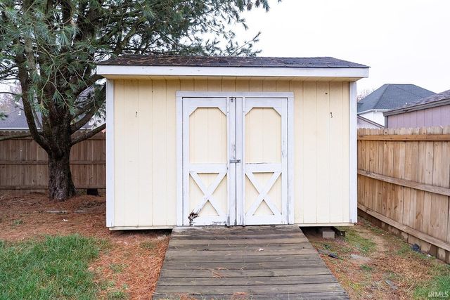 4433 foxmoor Drive, Newburgh, IN 47360